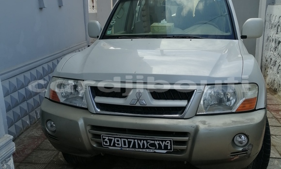 Acheter Occasion Voiture Mitsubishi Pajero Blanc à Djibouti, Djibouti Region Acheter Occasion Voiture Mitsubishi Pajero Blanc à Djibouti, Djibouti Region