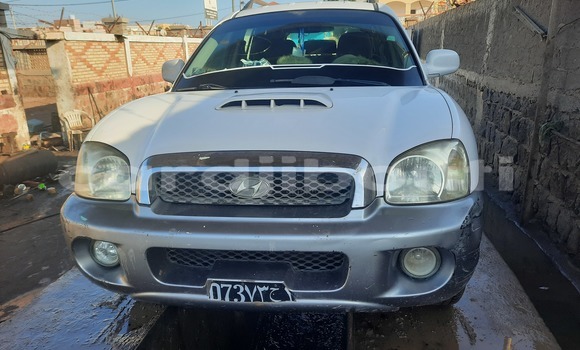 Buy Used Hyundai Santa Fe White Car in Djibouti in Djibouti Region Buy Used Hyundai Santa Fe White Car in Djibouti in Djibouti Region