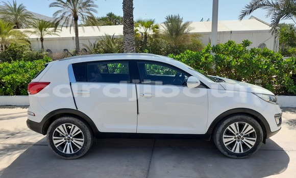 Acheter Occasion Voiture Kia Sportage Blanc à Djibouti, Djibouti Region Acheter Occasion Voiture Kia Sportage Blanc à Djibouti, Djibouti Region