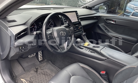 Acheter Occasion Voiture Toyota Avalon Blanc à Alaili Dadda, Obock Acheter Occasion Voiture Toyota Avalon Blanc à Alaili Dadda, Obock