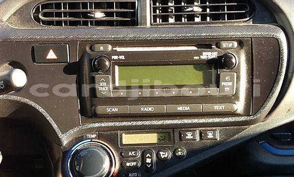 Acheter Import Voiture Toyota Prius Rouge à Galafi, Dikhil Acheter Import Voiture Toyota Prius Rouge à Galafi, Dikhil