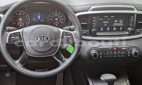 Acheter Import Voiture Kia Sorento Noir à Djibouti, Djibouti Region Acheter Import Voiture Kia Sorento Noir à Djibouti, Djibouti Region