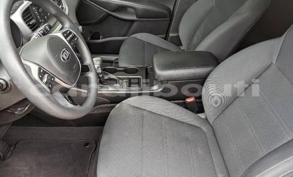 Acheter Import Voiture Kia Sorento Noir à Djibouti, Djibouti Region Acheter Import Voiture Kia Sorento Noir à Djibouti, Djibouti Region