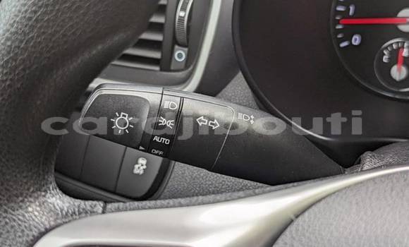 Acheter Import Voiture Kia Sorento Noir à Djibouti, Djibouti Region Acheter Import Voiture Kia Sorento Noir à Djibouti, Djibouti Region