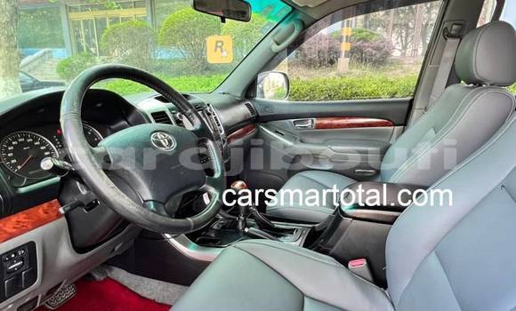 Acheter Occasion Voiture Toyota Prado Blanc à Holhol, Ali Sabieh Region Acheter Occasion Voiture Toyota Prado Blanc à Holhol, Ali Sabieh Region