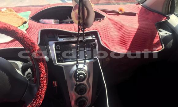 Acheter Occasion Voiture Toyota Yaris Blanc à Jibuti, Jibuti