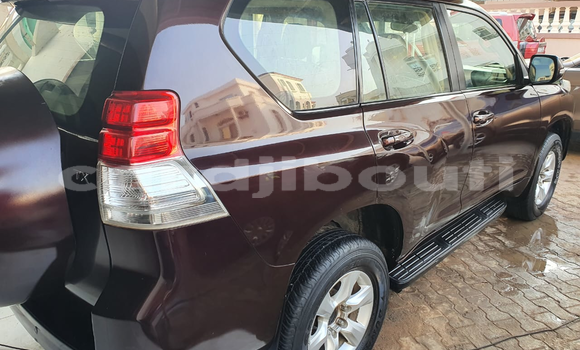 Acheter Occasion Voiture Toyota Prado Rouge à Djibouti, Djibouti Region Acheter Occasion Voiture Toyota Prado Rouge à Djibouti, Djibouti Region