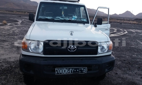 Acheter Occasion Voiture Toyota Land Cruiser Blanc à Ali Sabieh, Ali Sabieh Region Acheter Occasion Voiture Toyota Land Cruiser Blanc à Ali Sabieh, Ali Sabieh Region