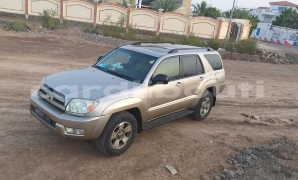 Acheter Occasion Voiture Toyota 4Runner Beige à Djibouti, Djibouti Region Acheter Occasion Voiture Toyota 4Runner Beige à Djibouti, Djibouti Region