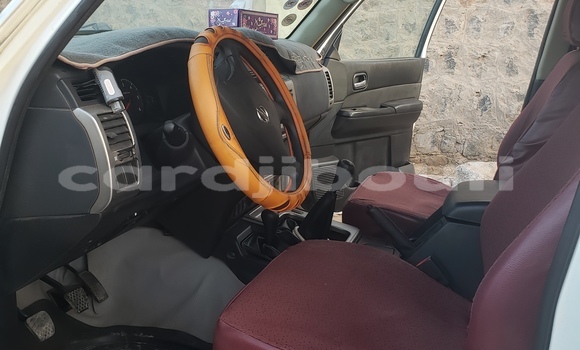 Acheter Occasion Voiture Nissan Patrol Blanc à Djibouti, Djibouti Region Acheter Occasion Voiture Nissan Patrol Blanc à Djibouti, Djibouti Region