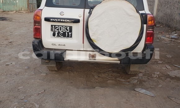 Acheter Occasion Voiture Nissan Patrol Blanc à Djibouti, Djibouti Region Acheter Occasion Voiture Nissan Patrol Blanc à Djibouti, Djibouti Region