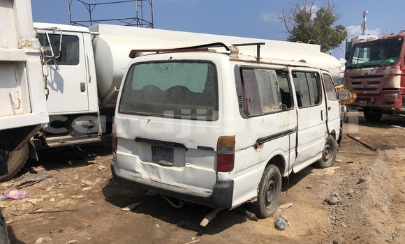 Acheter Occasion Voiture Toyota Hiace Blanc à Djibouti, Djibouti Region Acheter Occasion Voiture Toyota Hiace Blanc à Djibouti, Djibouti Region