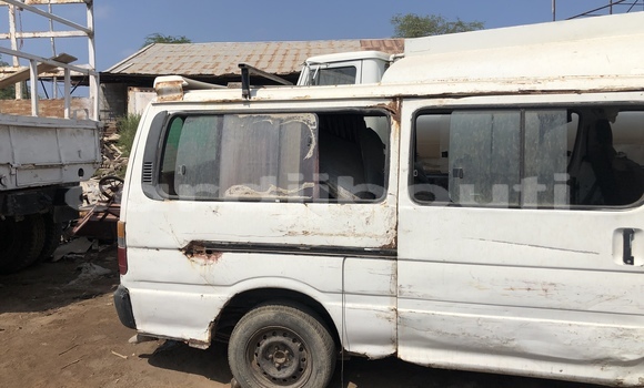 Acheter Occasion Voiture Toyota Hiace Blanc à Djibouti, Djibouti Region Acheter Occasion Voiture Toyota Hiace Blanc à Djibouti, Djibouti Region