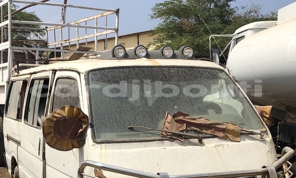 Acheter Occasion Voiture Toyota Hiace Blanc à Djibouti, Djibouti Region Acheter Occasion Voiture Toyota Hiace Blanc à Djibouti, Djibouti Region