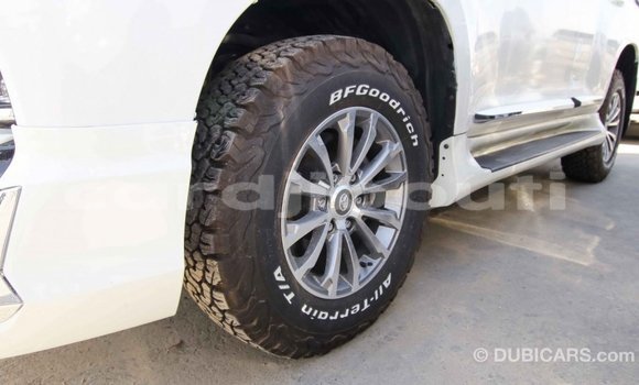 Buy Import Toyota Prado White Car in Import - Dubai in Ali Sabieh Region Buy Import Toyota Prado White Car in Import - Dubai in Ali Sabieh Region