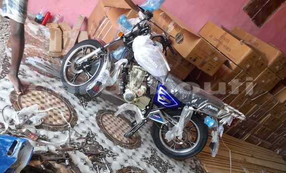 Buy Import Royal Enfield CLASSIC White Bike in Djibouti in Djibouti Region Buy Import Royal Enfield CLASSIC White Bike in Djibouti in Djibouti Region