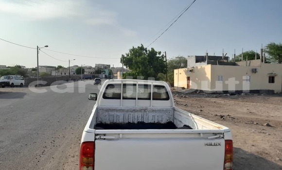 Acheter Occasion Voiture Toyota Hilux Bleu à Djibouti, Djibouti Region Acheter Occasion Voiture Toyota Hilux Bleu à Djibouti, Djibouti Region
