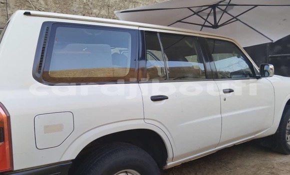 Acheter Occasion Voiture Nissan Patrol Blanc à Djibouti, Djibouti Region Acheter Occasion Voiture Nissan Patrol Blanc à Djibouti, Djibouti Region