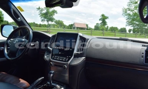 Acheter Occasion Voiture Toyota Land Cruiser Noir à Alaili Dadda, Obock Acheter Occasion Voiture Toyota Land Cruiser Noir à Alaili Dadda, Obock