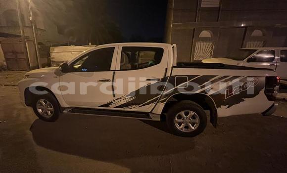 Acheter Occasion Voiture Mitsubishi L200 Blanc à Djibouti, Djibouti Region Acheter Occasion Voiture Mitsubishi L200 Blanc à Djibouti, Djibouti Region