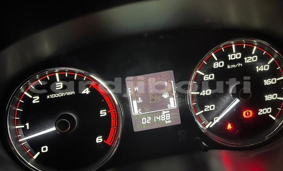 Acheter Occasion Voiture Mitsubishi L200 Blanc à Djibouti, Djibouti Region Acheter Occasion Voiture Mitsubishi L200 Blanc à Djibouti, Djibouti Region