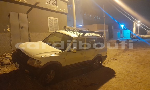 Acheter Occasion Voiture Mitsubishi Pajero Blanc à Djibouti, Djibouti Region Acheter Occasion Voiture Mitsubishi Pajero Blanc à Djibouti, Djibouti Region