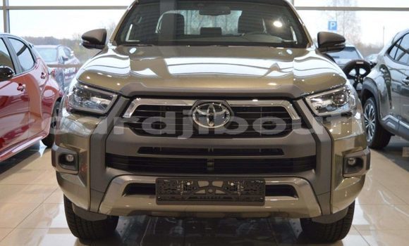 Acheter Occasion Voiture Toyota Hilux Vert à Import - Dubai, Ali Sabieh Region Acheter Occasion Voiture Toyota Hilux Vert à Import - Dubai, Ali Sabieh Region