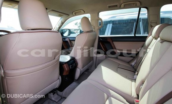 Acheter Import Voiture Toyota Prado Blanc à Import - Dubai, Ali Sabieh Region Acheter Import Voiture Toyota Prado Blanc à Import - Dubai, Ali Sabieh Region
