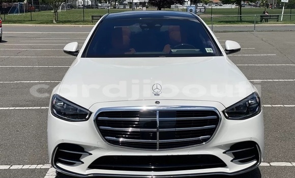 Acheter Occasion Voiture Mercedes-Benz S–Class Blanc à Alaili Dadda, Obock Acheter Occasion Voiture Mercedes-Benz S–Class Blanc à Alaili Dadda, Obock