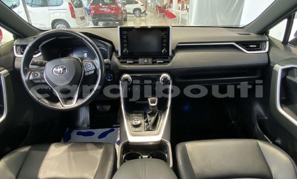 Acheter Occasion Voiture Toyota RAV4 Blanc à Import - Dubai, Ali Sabieh Region Acheter Occasion Voiture Toyota RAV4 Blanc à Import - Dubai, Ali Sabieh Region