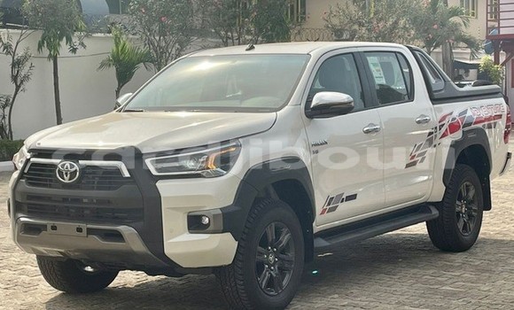 Acheter Occasion Voiture Toyota Hilux Blanc à Djibouti, Djibouti Region Acheter Occasion Voiture Toyota Hilux Blanc à Djibouti, Djibouti Region