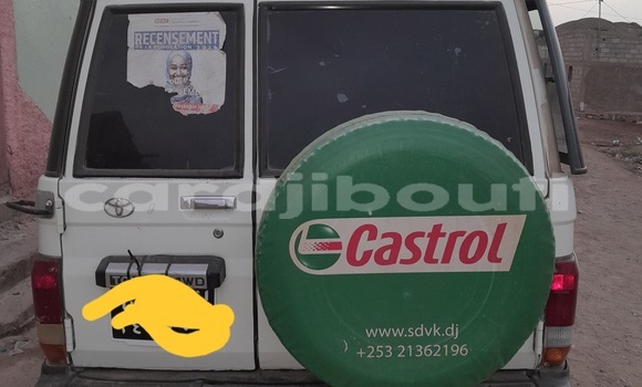 Acheter Occasion Voiture Toyota FJ Cruiser Blanc à Ali Sabieh, Ali Sabieh Region