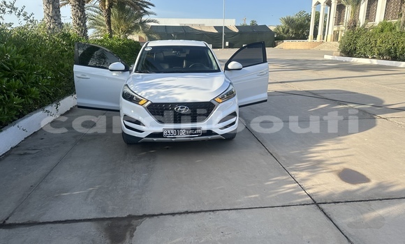 Acheter Occasion Voiture Hyundai Tucson Blanc à Djibouti, Djibouti Region Acheter Occasion Voiture Hyundai Tucson Blanc à Djibouti, Djibouti Region