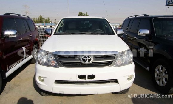 Buy Import Toyota Fortuner White Car in Import - Dubai in Ali Sabieh Region Buy Import Toyota Fortuner White Car in Import - Dubai in Ali Sabieh Region