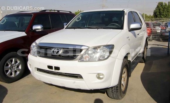 Buy Import Toyota Fortuner White Car in Import - Dubai in Ali Sabieh Region Buy Import Toyota Fortuner White Car in Import - Dubai in Ali Sabieh Region