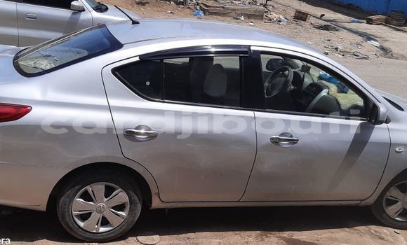 Acheter Occasion Voiture Nissan Sunny Gris à Djibouti, Djibouti Region Acheter Occasion Voiture Nissan Sunny Gris à Djibouti, Djibouti Region