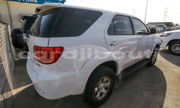 Buy Import Toyota Fortuner White Car in Import - Dubai in Ali Sabieh Region Buy Import Toyota Fortuner White Car in Import - Dubai in Ali Sabieh Region