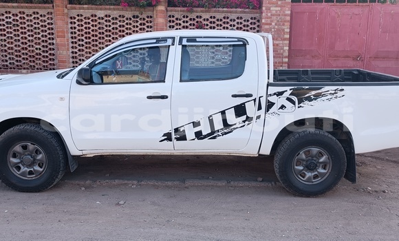 Acheter Occasion Voiture Toyota Hilux Blanc à Djibouti, Djibouti Region Acheter Occasion Voiture Toyota Hilux Blanc à Djibouti, Djibouti Region
