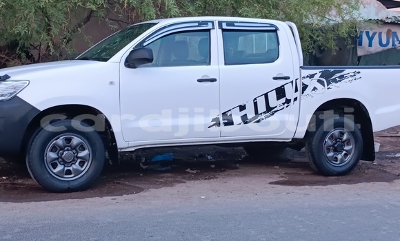 Acheter Occasion Voiture Toyota Hilux Blanc à Djibouti, Djibouti Region Acheter Occasion Voiture Toyota Hilux Blanc à Djibouti, Djibouti Region