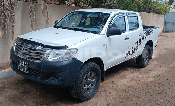 Acheter Occasion Voiture Toyota Hilux Blanc à Djibouti, Djibouti Region Acheter Occasion Voiture Toyota Hilux Blanc à Djibouti, Djibouti Region