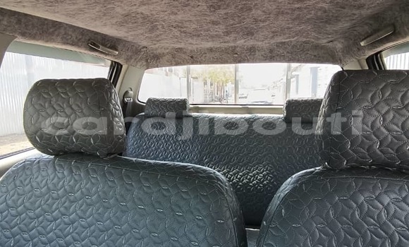Acheter Occasion Voiture Toyota Hilux Blanc à Djibouti, Djibouti Region Acheter Occasion Voiture Toyota Hilux Blanc à Djibouti, Djibouti Region