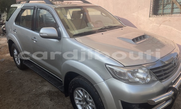 Acheter Occasion Voiture Toyota Fortuner Gris à Djibouti, Djibouti Region