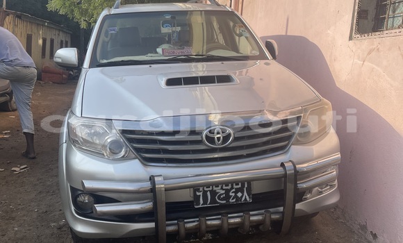 Acheter Occasion Voiture Toyota Fortuner Gris à Djibouti, Djibouti Region Acheter Occasion Voiture Toyota Fortuner Gris à Djibouti, Djibouti Region