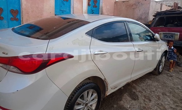 Acheter Occasion Voiture Hyundai Elantra Blanc à Djibouti, Djibouti Region Acheter Occasion Voiture Hyundai Elantra Blanc à Djibouti, Djibouti Region