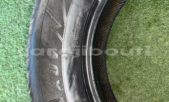 Acheter Neuf Voiture Toyota Land Cruiser Prado Noir à Djibouti, Djibouti Region Acheter Neuf Voiture Toyota Land Cruiser Prado Noir à Djibouti, Djibouti Region