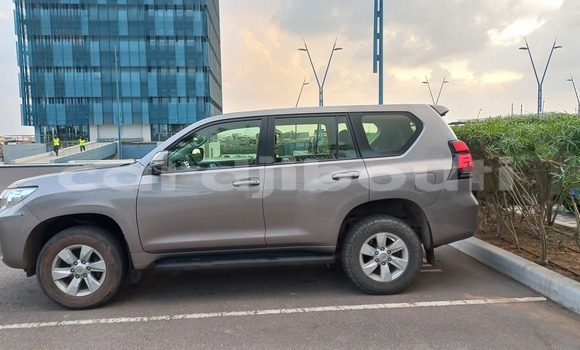 Acheter Occasion Voiture Toyota Prado Gris à Djibouti, Djibouti Region Acheter Occasion Voiture Toyota Prado Gris à Djibouti, Djibouti Region