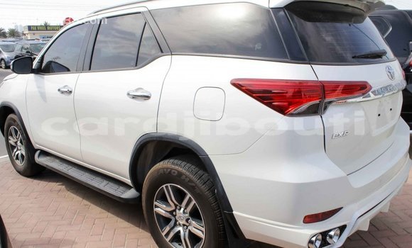 Buy Import Toyota Fortuner White Car in Import - Dubai in Ali Sabieh Region Buy Import Toyota Fortuner White Car in Import - Dubai in Ali Sabieh Region