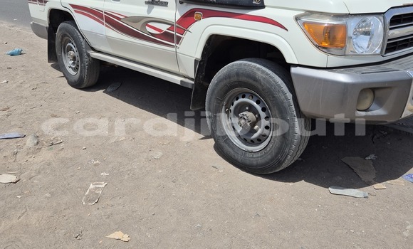 Acheter Occasion Voiture Toyota Land Cruiser Blanc à Djibouti, Djibouti Region