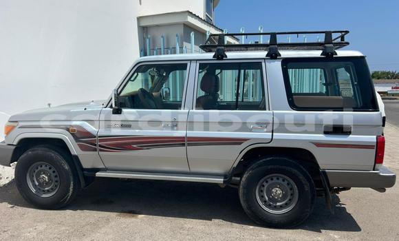 Acheter Occasion Voiture Toyota Land Cruiser Gris à Djibouti, Djibouti Region Acheter Occasion Voiture Toyota Land Cruiser Gris à Djibouti, Djibouti Region