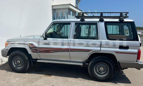 Acheter Occasion Voiture Toyota Land Cruiser Gris à Djibouti, Djibouti Region Acheter Occasion Voiture Toyota Land Cruiser Gris à Djibouti, Djibouti Region